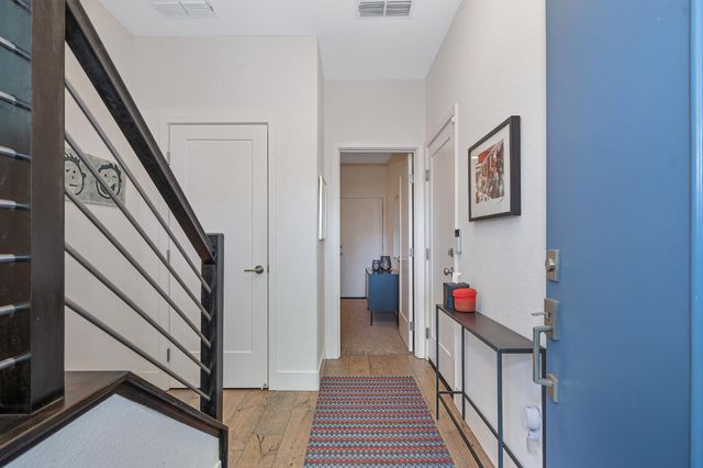 1707 17th St, Sacramento, CA 95811