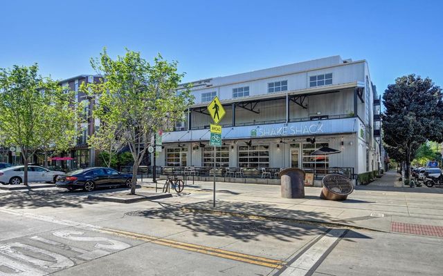 1707 17th St, Sacramento, CA 95811