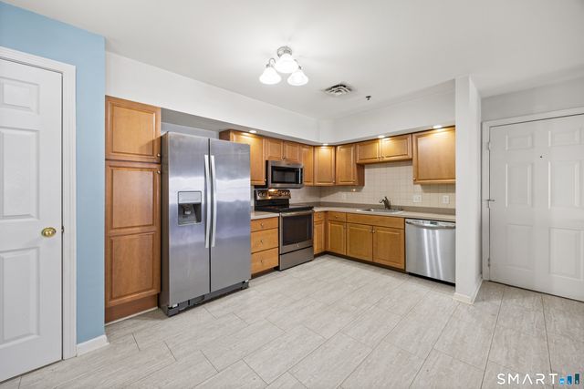 1215 Arganese Place 1215, Trumbull, CT 06611