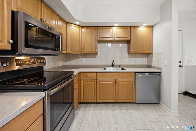 1215 Arganese Place 1215, Trumbull, CT 06611