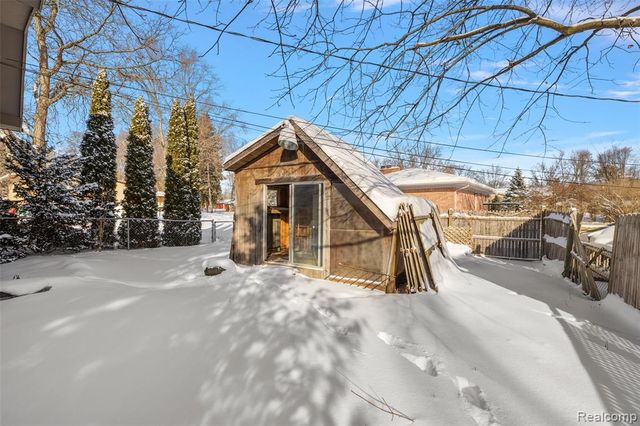 7427 Emerson, Washington, MI 48094