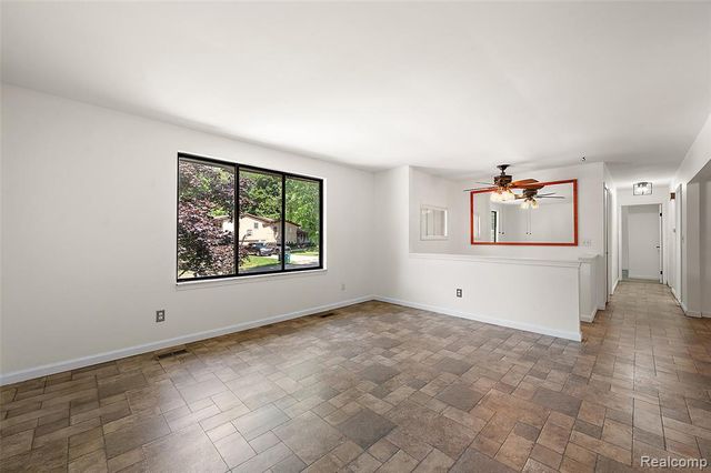 7427 Emerson, Washington, MI 48094