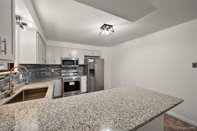 7427 Emerson, Washington, MI 48094