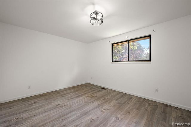 7427 Emerson, Washington, MI 48094