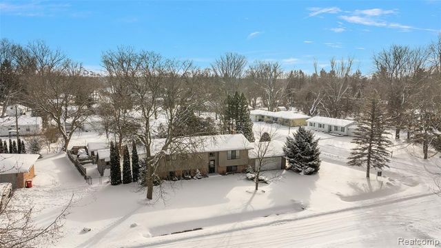 7427 Emerson, Washington, MI 48094