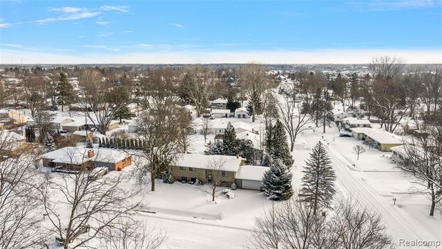 7427 Emerson, Washington, MI 48094