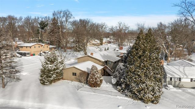 7427 Emerson, Washington, MI 48094