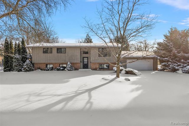 7427 Emerson, Washington, MI 48094