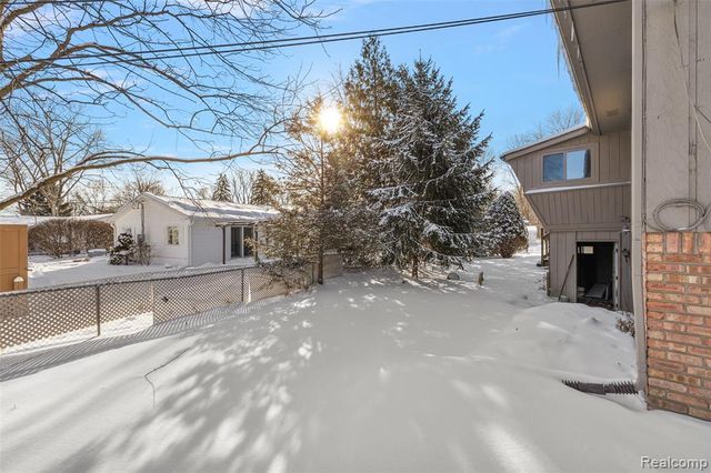 7427 Emerson, Washington, MI 48094