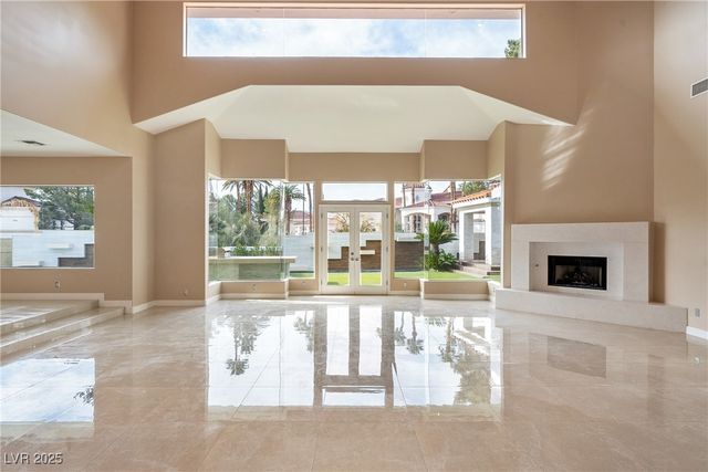 42 Sawgrass Court, Las Vegas, NV 89113