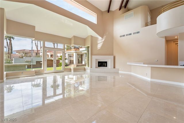 42 Sawgrass Court, Las Vegas, NV 89113