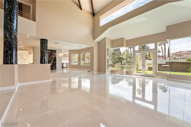 42 Sawgrass Court, Las Vegas, NV 89113