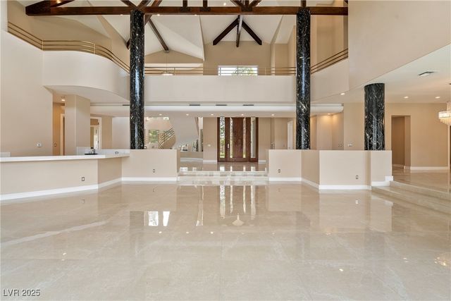 42 Sawgrass Court, Las Vegas, NV 89113