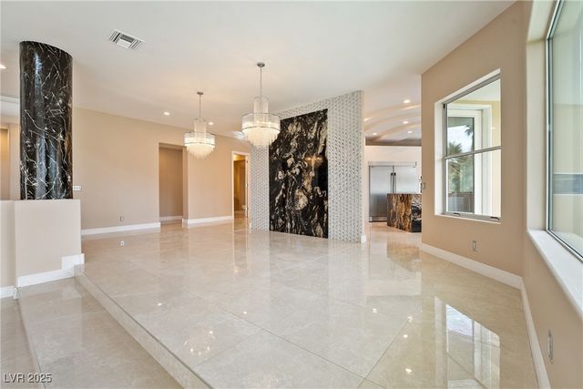 42 Sawgrass Court, Las Vegas, NV 89113