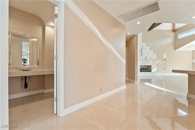 42 Sawgrass Court, Las Vegas, NV 89113