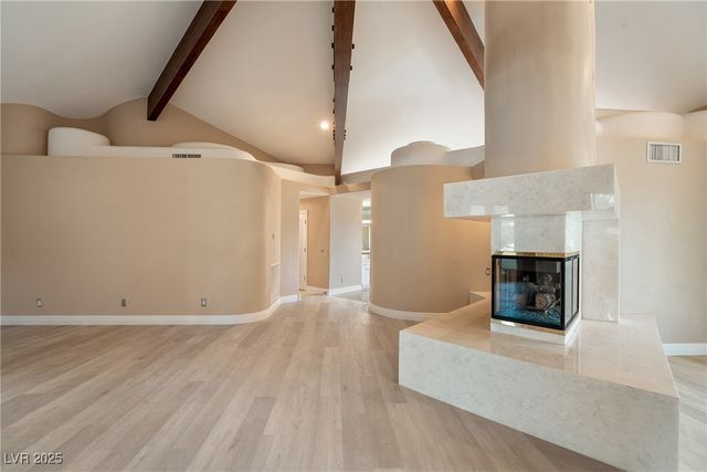 42 Sawgrass Court, Las Vegas, NV 89113