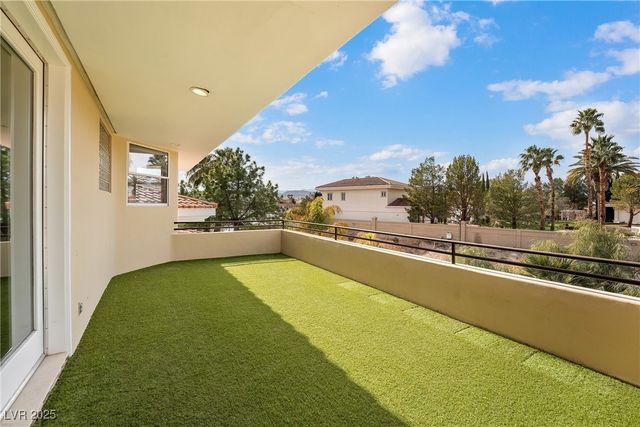 42 Sawgrass Court, Las Vegas, NV 89113