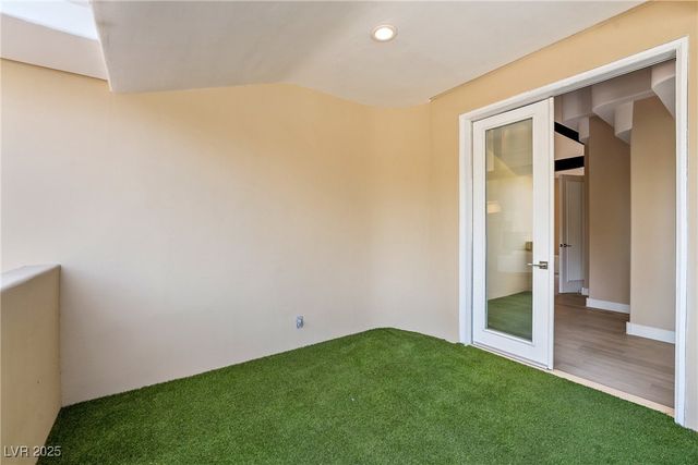 42 Sawgrass Court, Las Vegas, NV 89113