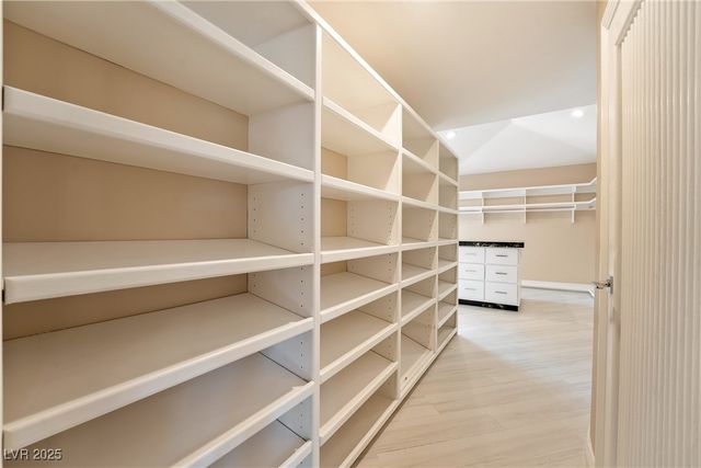 42 Sawgrass Court, Las Vegas, NV 89113