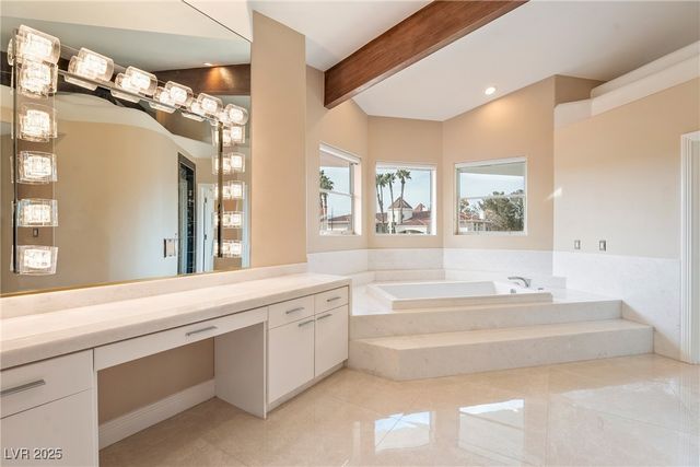 42 Sawgrass Court, Las Vegas, NV 89113