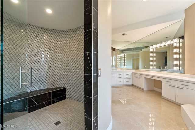 42 Sawgrass Court, Las Vegas, NV 89113