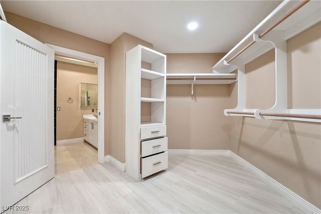 42 Sawgrass Court, Las Vegas, NV 89113