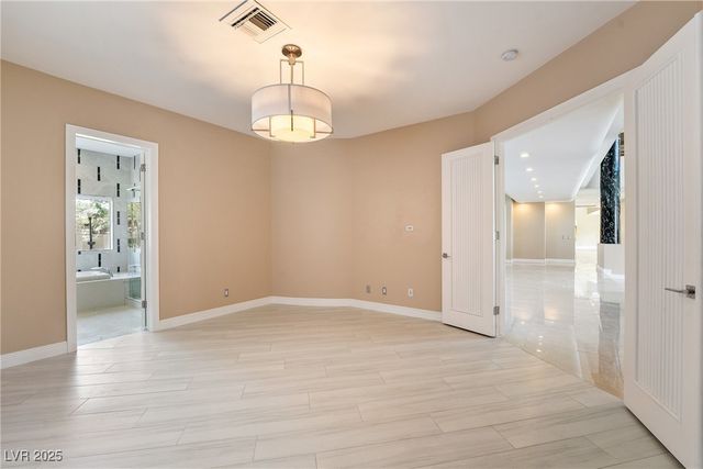 42 Sawgrass Court, Las Vegas, NV 89113