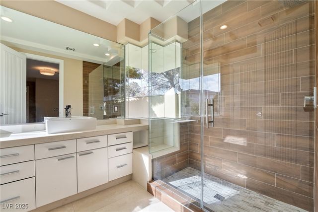 42 Sawgrass Court, Las Vegas, NV 89113