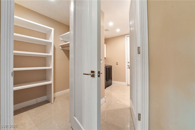 42 Sawgrass Court, Las Vegas, NV 89113