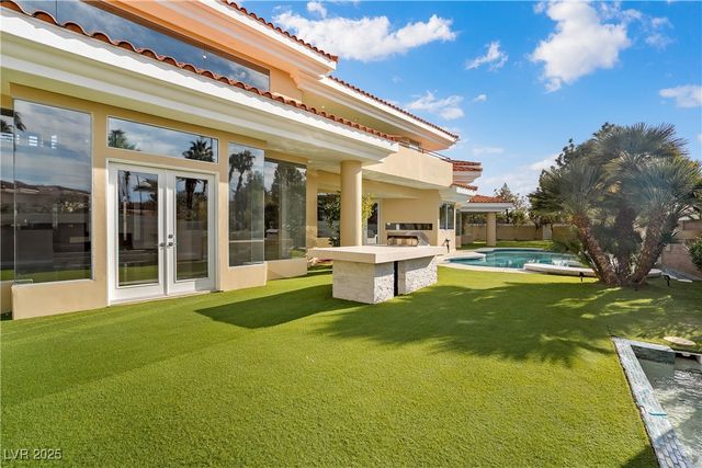 42 Sawgrass Court, Las Vegas, NV 89113