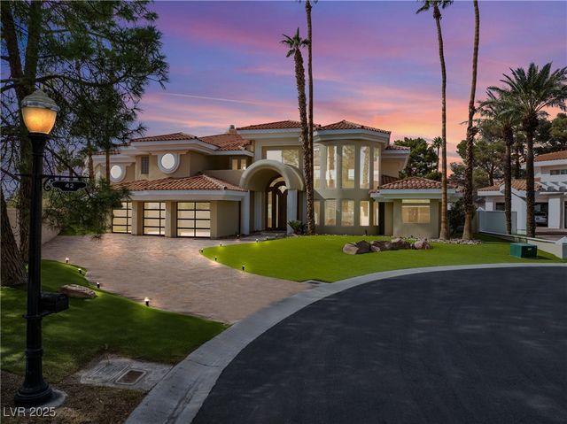 42 Sawgrass Court, Las Vegas, NV 89113