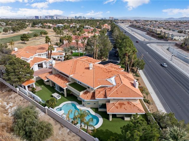 42 Sawgrass Court, Las Vegas, NV 89113