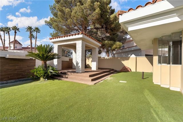 42 Sawgrass Court, Las Vegas, NV 89113