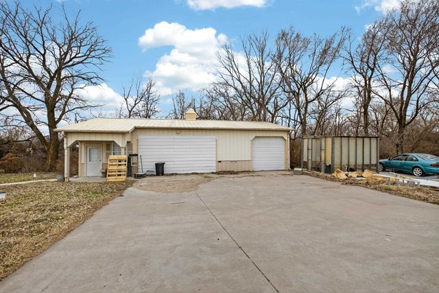 9969 N Meridian Ave, Valley Center, KS 67147