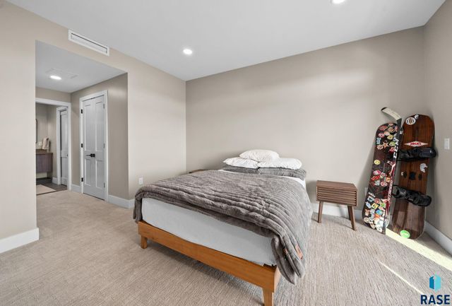 350 S Main Ave Avenue 504, Sioux Falls, SD 57105