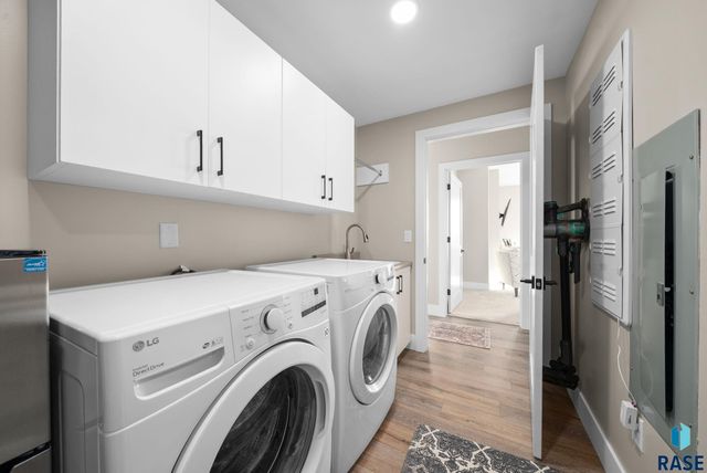 350 S Main Ave Avenue 504, Sioux Falls, SD 57105