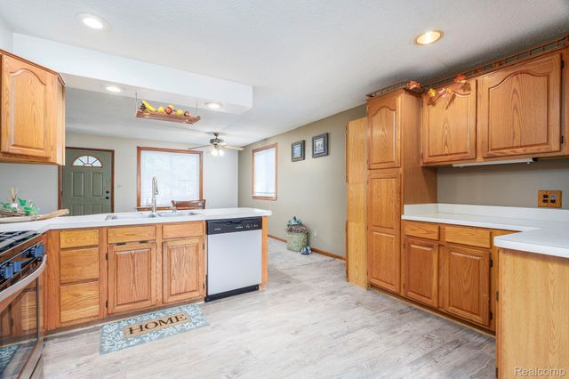 37281 Clio Street, Harrison Charter Township, MI 48045