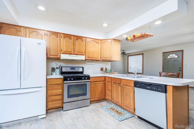 37281 Clio Street, Harrison Charter Township, MI 48045