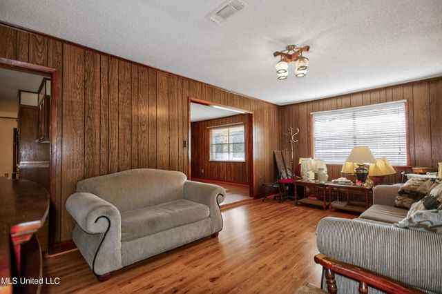 13700 Deneen Road, Vancleave, MS 39565