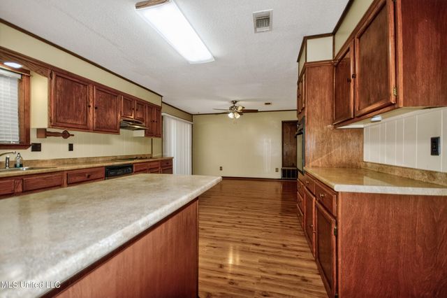 13700 Deneen Road, Vancleave, MS 39565