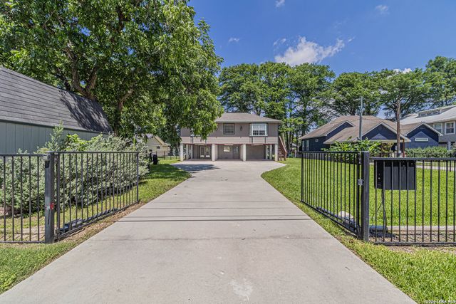 1321 E Zipp, New Braunfels, TX 78130