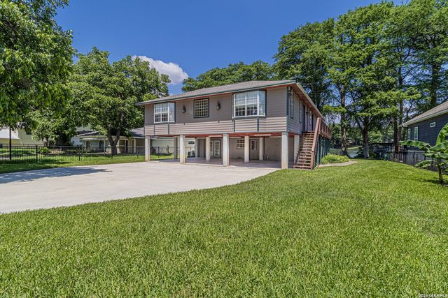1321 E Zipp, New Braunfels, TX 78130