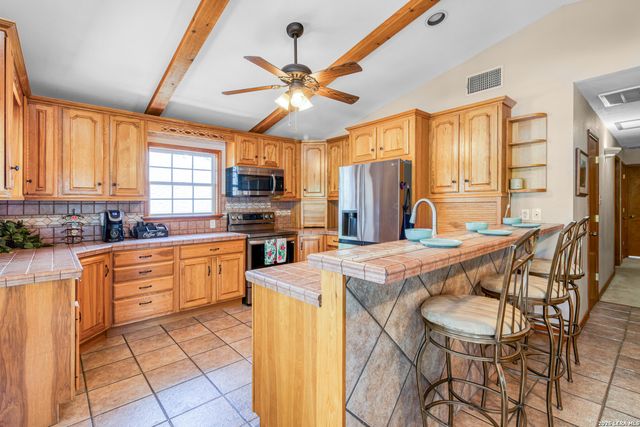 1321 E Zipp, New Braunfels, TX 78130