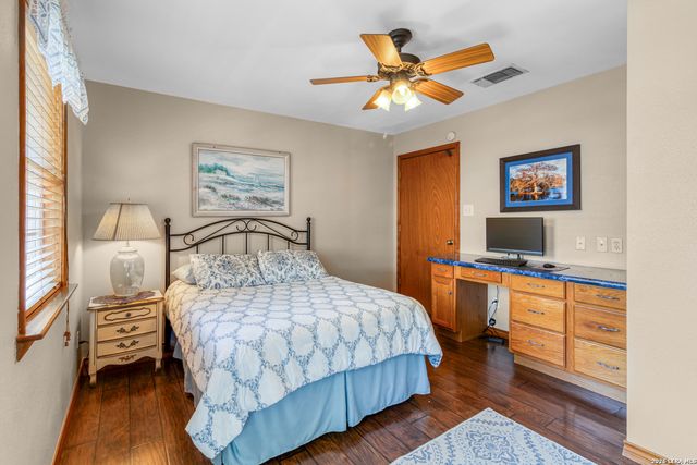 1321 E Zipp, New Braunfels, TX 78130