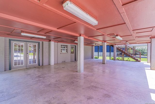 1321 E Zipp, New Braunfels, TX 78130