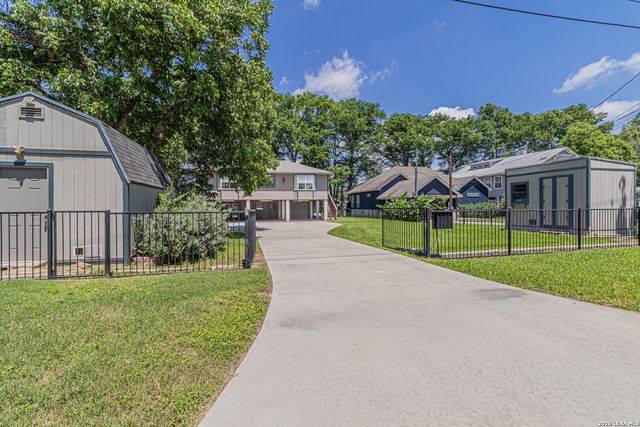 1321 E Zipp, New Braunfels, TX 78130