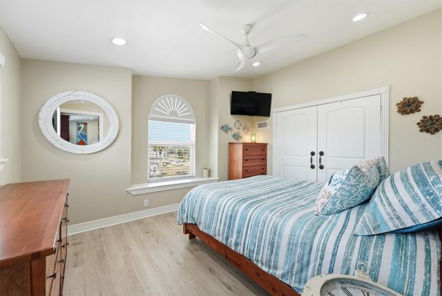 208 Coconut Street, Tiki Island, TX 77554