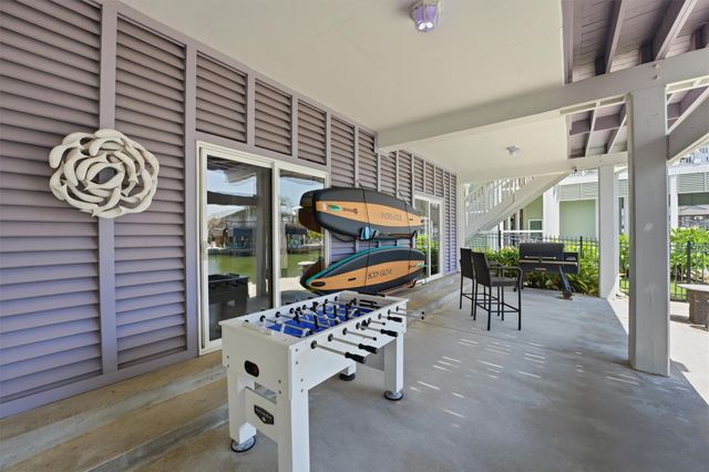208 Coconut Street, Tiki Island, TX 77554