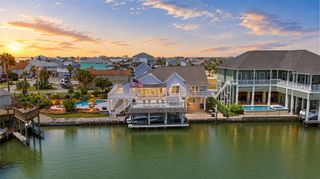 208 Coconut Street, Tiki Island, TX 77554