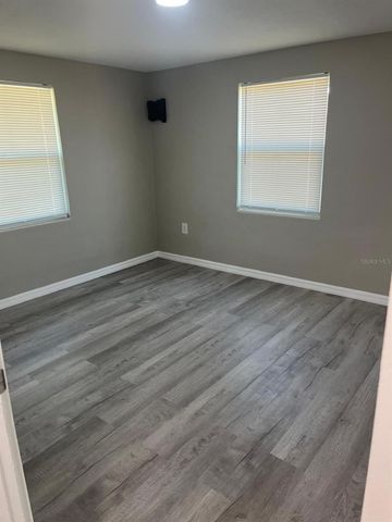 1005 DORA AVENUE, Tavares, FL 32778